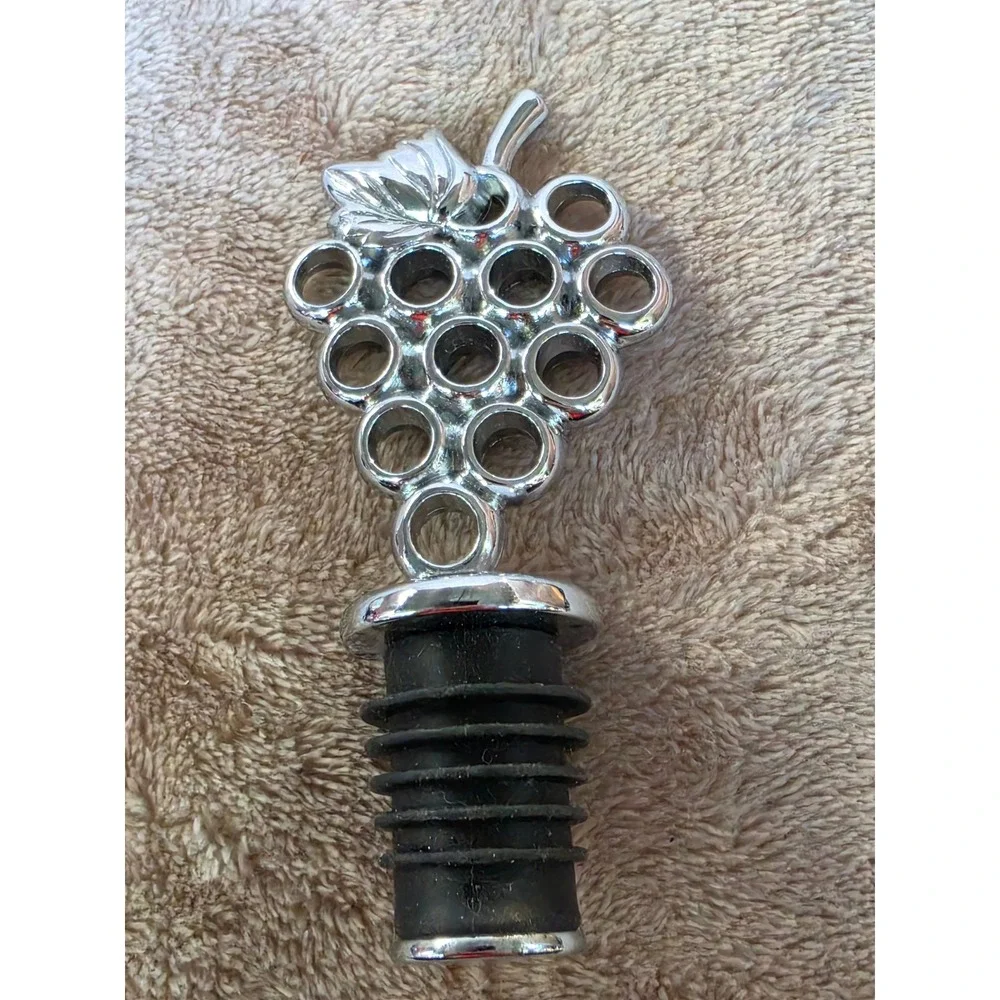 Silver Tone Grape Cluster Wine Bottle Stopper Metal Barware Accessory